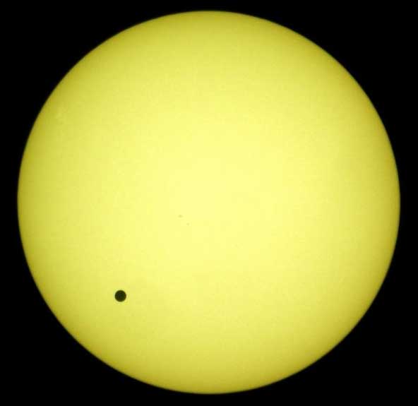 Vênus sobre o sol em 2012