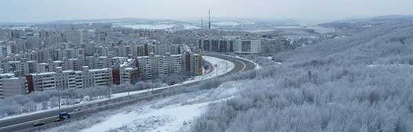 Como seria a vida neste conjunto residencial em Murmansk, cidade russa acima do círculo ártico? A letargia da paisagem tem uma dinâmica Saturno-Netuno. 
