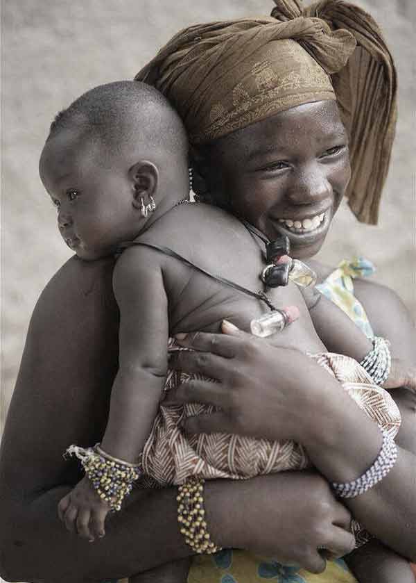 Mãe e bebê - África