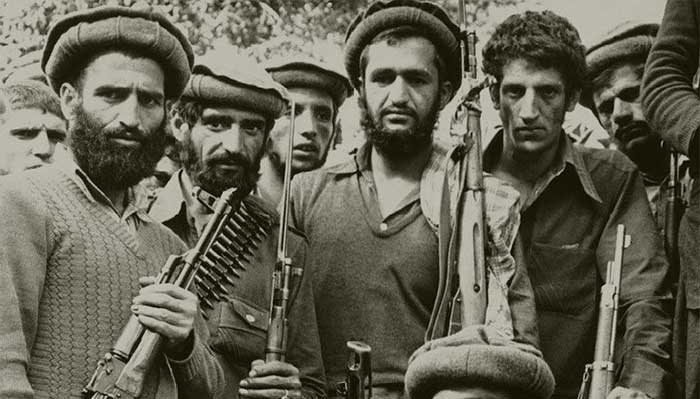 Mujahideen com armas