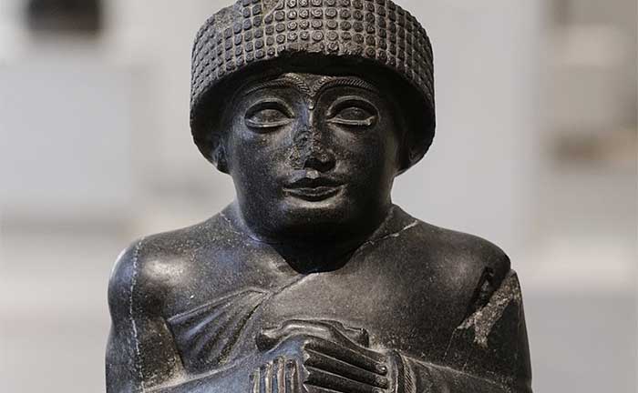 Gudea, rei de Lagash, na Suméria.