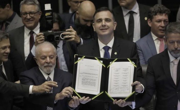 Rodrigo Pacheco exibe a Reforma Tributária