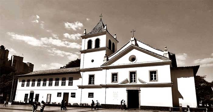 Pateo do Collegio.